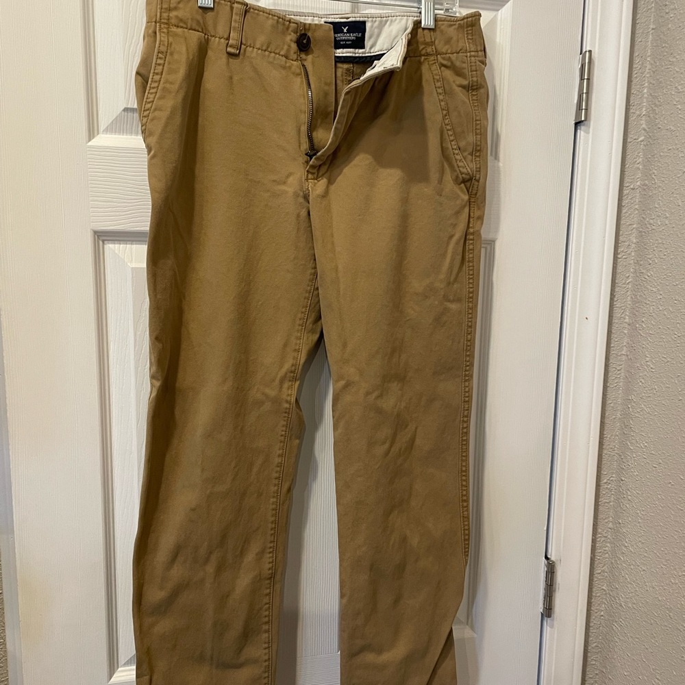 American Eagle original strait khakis